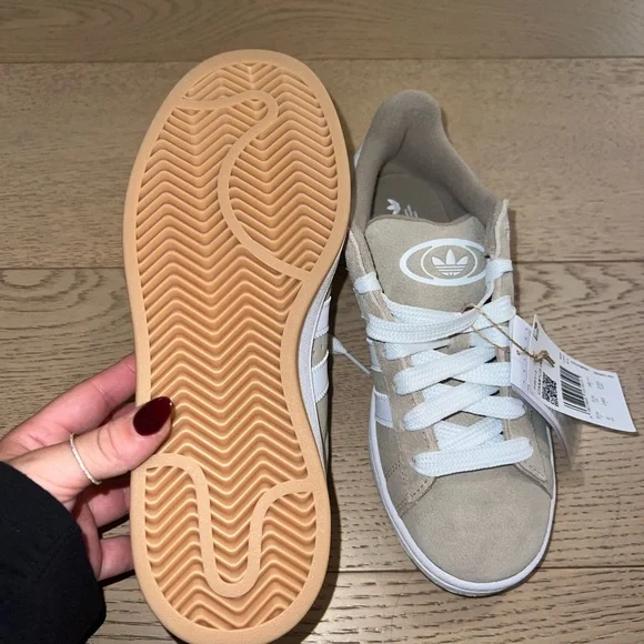 Adidas Women's Campus Beige Sneakers NEW! - Picture 4 of 7